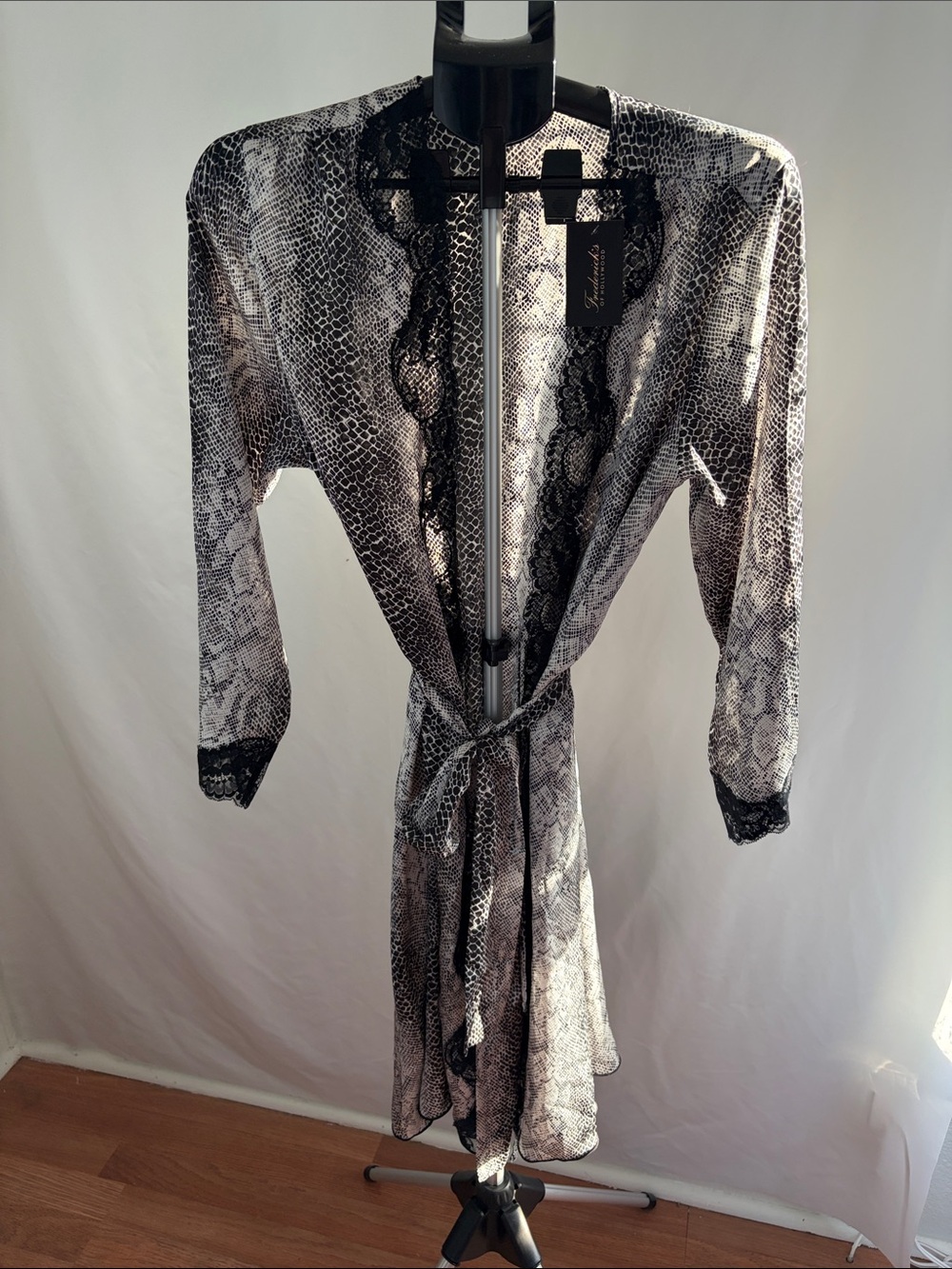 Frederick's of Hollywood Black and White Sheer Snake-Print Lace Trim Robe